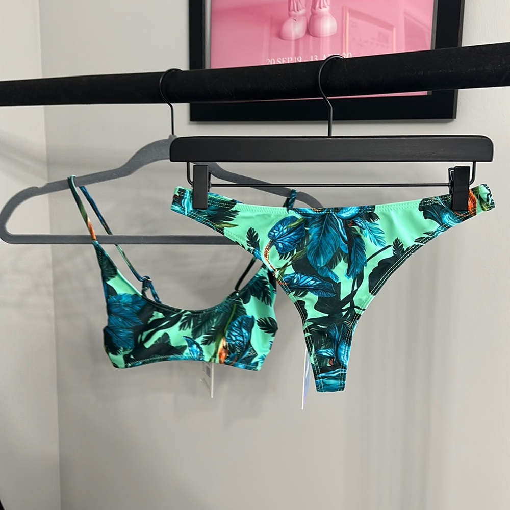 Missguided Jungle Print Cross back Ruched Bikini Swimsuit Top and Bottom Size 4
